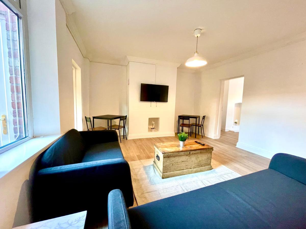 Huge Serviced Apartment With Free Parking Jesmond Ngoại thất bức ảnh