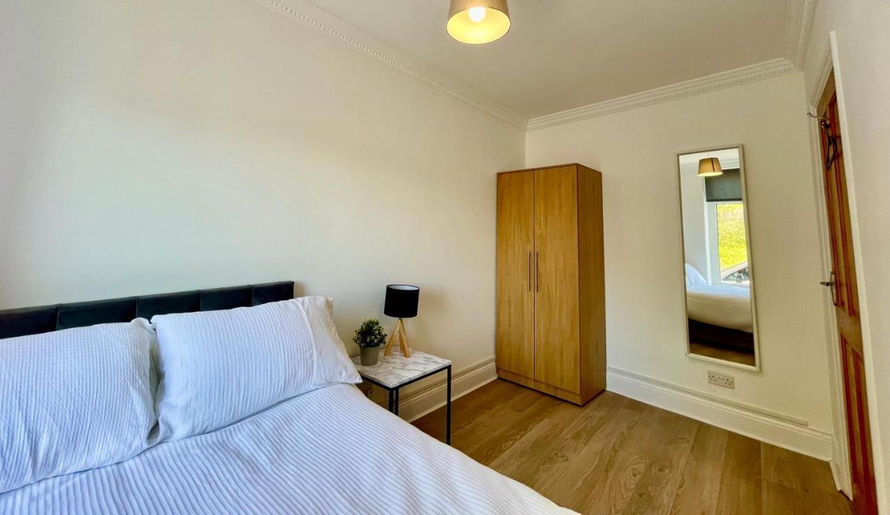 Huge Serviced Apartment With Free Parking Jesmond Ngoại thất bức ảnh